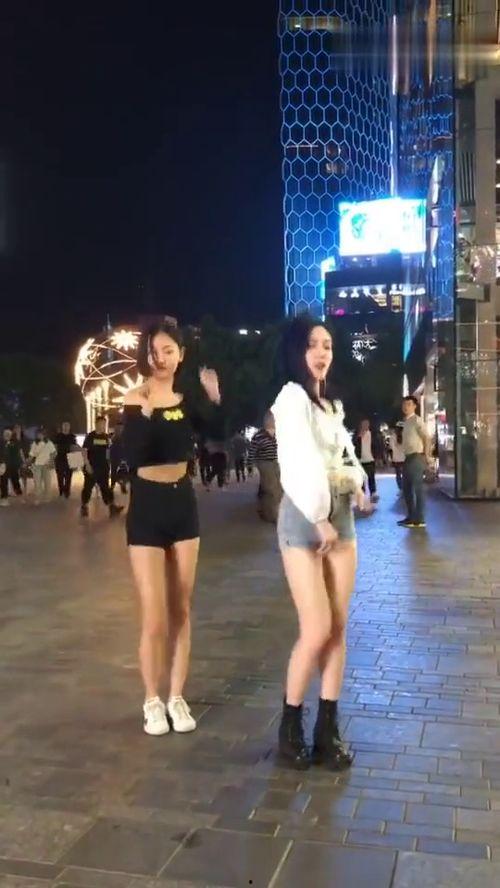 小网红跳过舞蹈,惊艳演绎新潮流