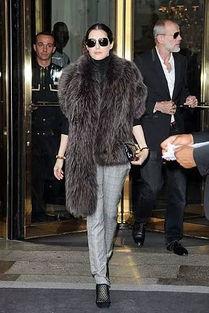 明星大腕穿皮草,皮草穿搭演绎奢华时尚态度