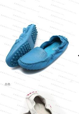 金色蟒蛇皮豆豆鞋网红,网红鞋款引领潮流新风尚