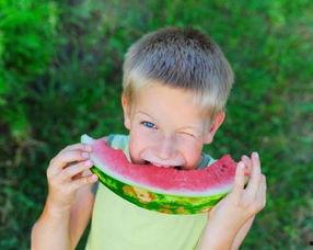 红脸流泪吃瓜群众,吃瓜群众见证历史瞬间