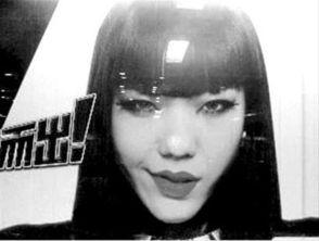 鬼吓哭网红,网红遭遇鬼魅，恐怖瞬间引发全网热议